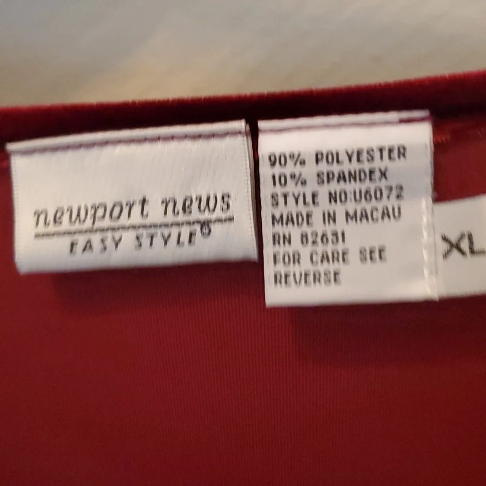 Long sleeve dark red velvet dress - Picture 3 of 4